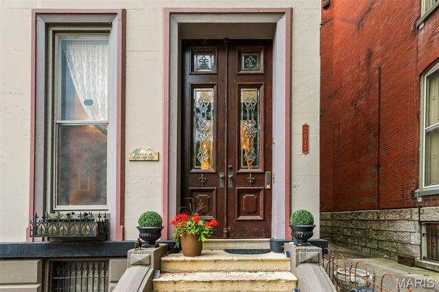 2012 Lafayette Avenue, St Louis, MO 63104