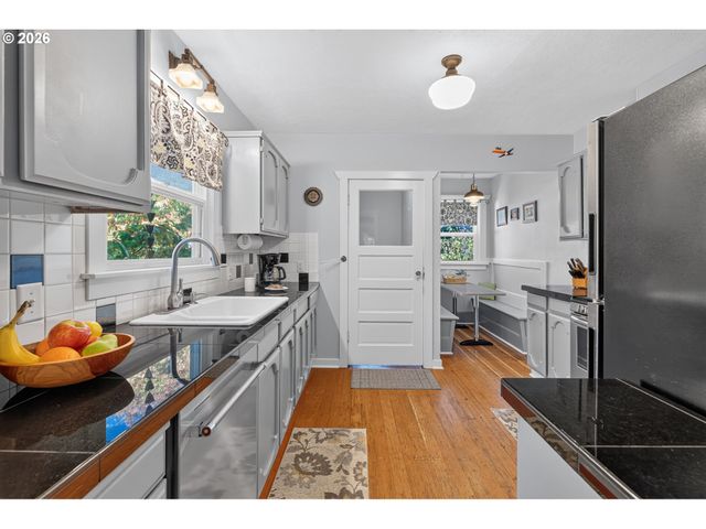 3244 Ne 60TH Ave, Portland, OR 97213