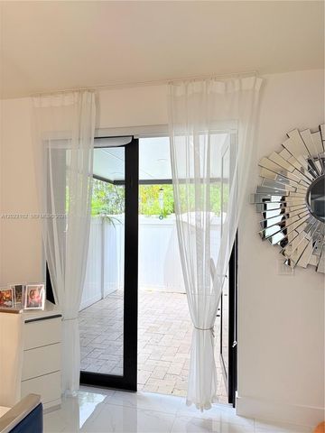 3409 W 92nd Pl, Hialeah, FL 33018