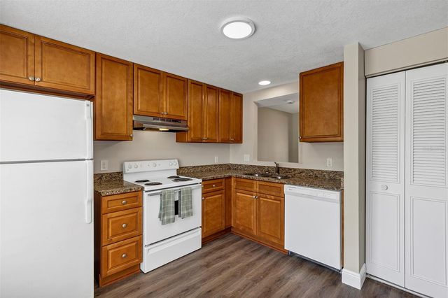 4904 SILVER OAKS VILLAGE C, Orlando, FL 32808