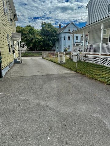 9 Newhall Street 1, Lowell, MA 01852