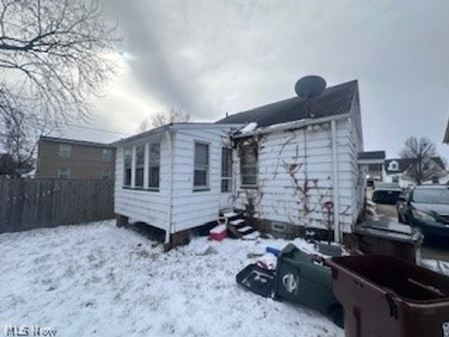 6814 Dartworth Drive, Parma, OH 44129