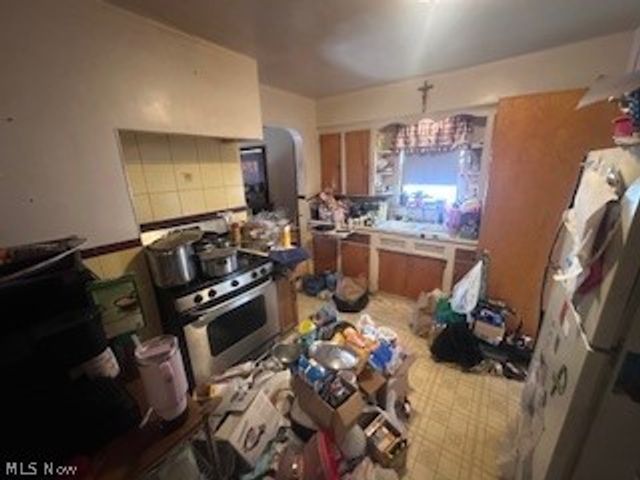 6814 Dartworth Drive, Parma, OH 44129