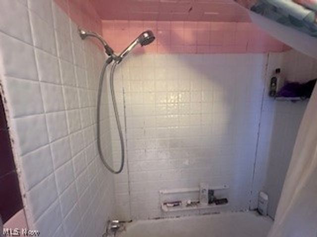 6814 Dartworth Drive, Parma, OH 44129