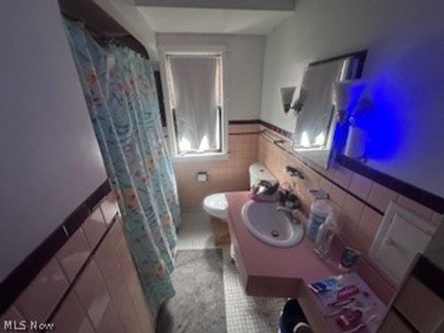 6814 Dartworth Drive, Parma, OH 44129