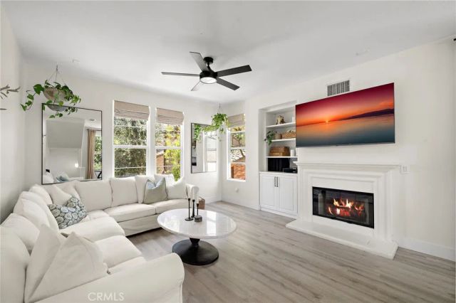 101 Tall Oak, Irvine, CA 92603