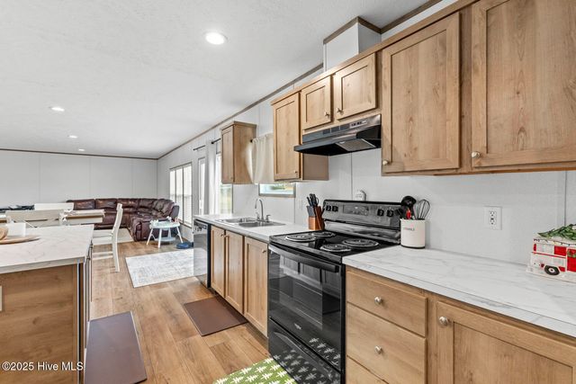 292 Sand Ridge Road, Beulaville, NC 28518