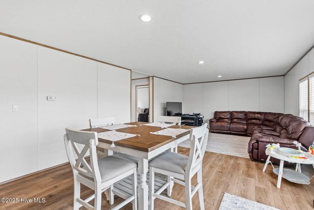 292 Sand Ridge Road, Beulaville, NC 28518