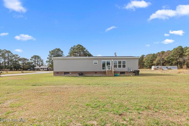292 Sand Ridge Road, Beulaville, NC 28518