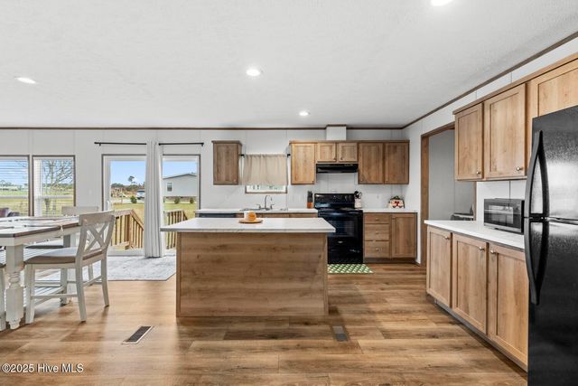 292 Sand Ridge Road, Beulaville, NC 28518