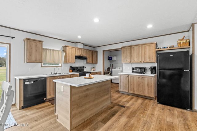 292 Sand Ridge Road, Beulaville, NC 28518