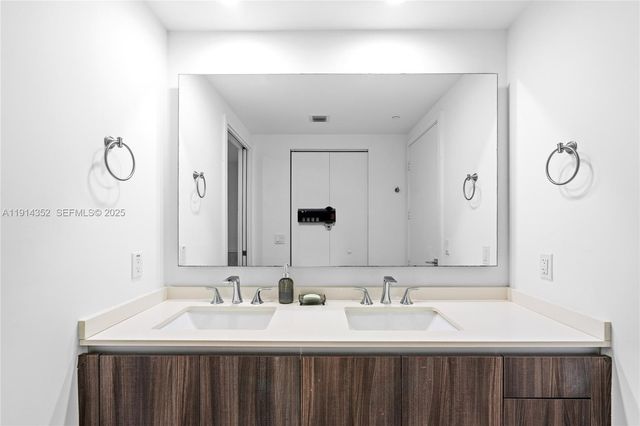 488 NE 18th St 4309, Miami, FL 33132