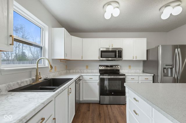 9116 Centenary Court, Camby, IN 46113