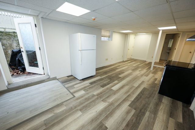 1026 Chestnut St B, Newton, MA 02464