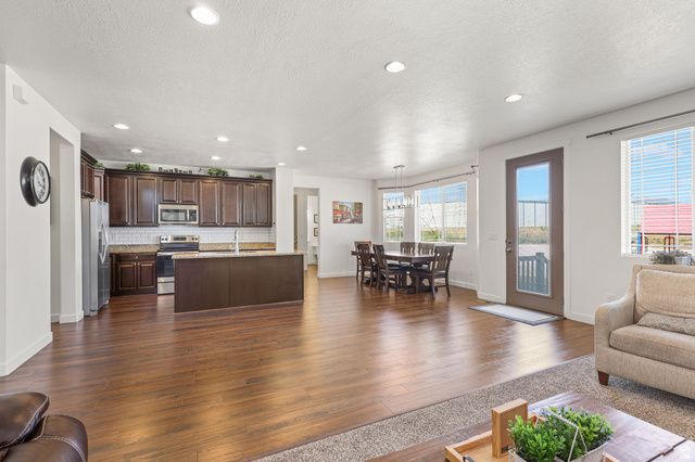 1319 W 650 S, Syracuse, UT 84075