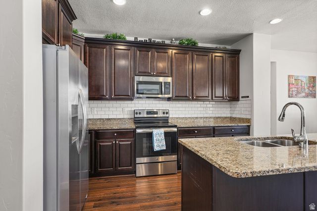1319 W 650 S, Syracuse, UT 84075