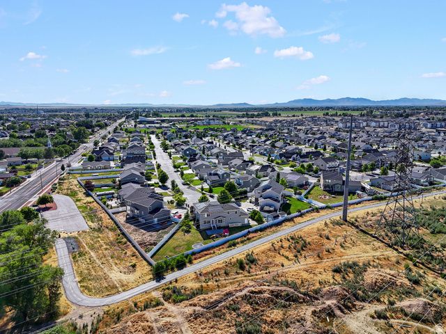1319 W 650 S, Syracuse, UT 84075