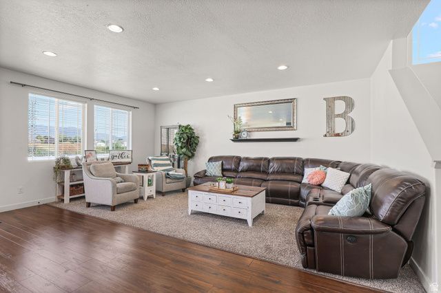 1319 W 650 S, Syracuse, UT 84075