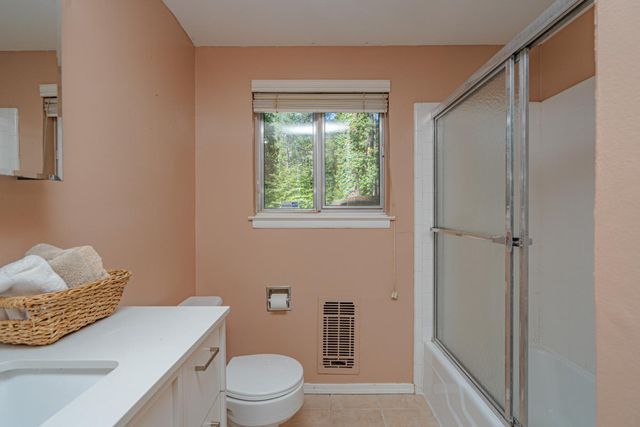 28020 Manzanita Trl, Colfax, CA 95713