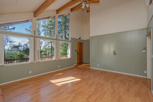 28020 Manzanita Trl, Colfax, CA 95713