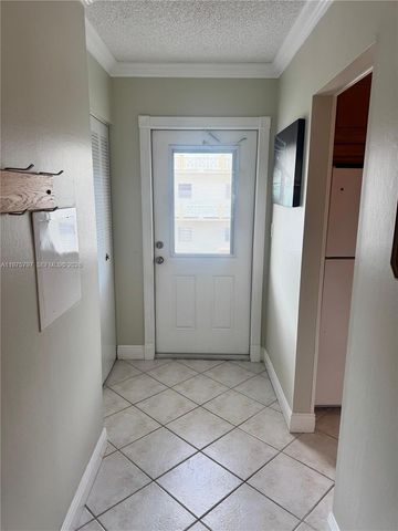 5121 W Oakland Park Boulevard 204, Lauderdale Lakes, FL 33313