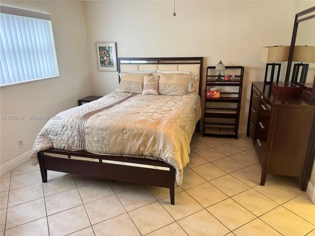 5121 W Oakland Park Boulevard 204, Lauderdale Lakes, FL 33313