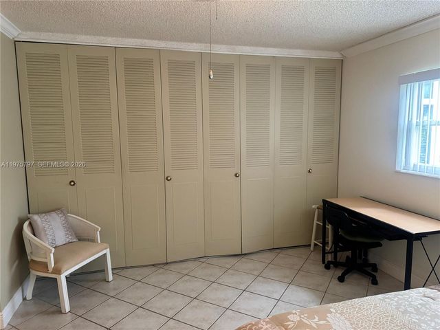 5121 W Oakland Park Boulevard 204, Lauderdale Lakes, FL 33313