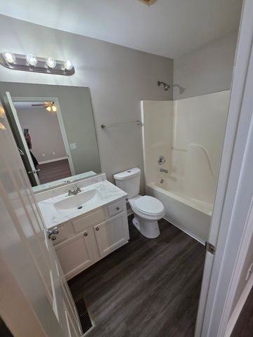 1825 Hermosa St, Nashville, TN 37208