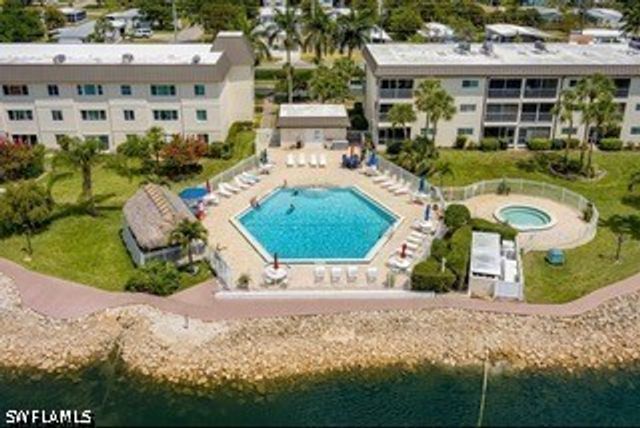 1018 Manatee RD E107, Naples, FL 34114