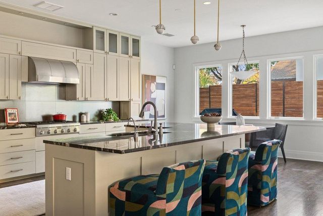 1810 W 29TH ST, Austin, TX 78703