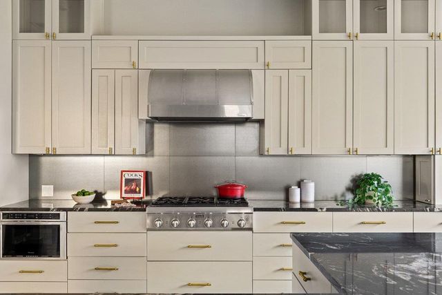 1810 W 29TH ST, Austin, TX 78703