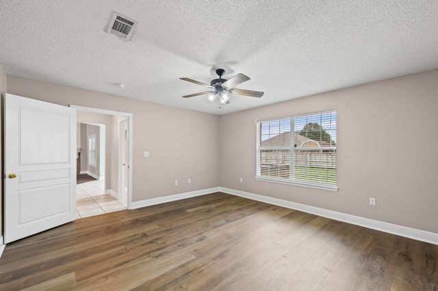 3069 Stamps Avenue, Crestview, FL 32539