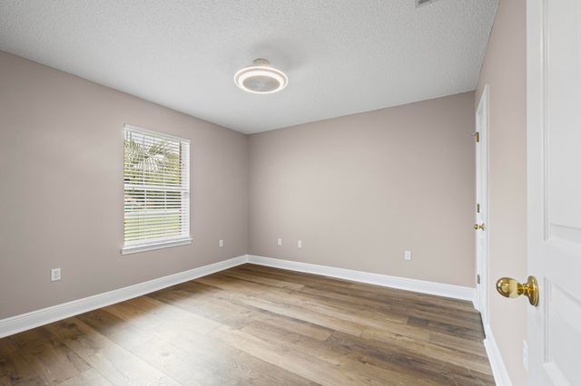 3069 Stamps Avenue, Crestview, FL 32539