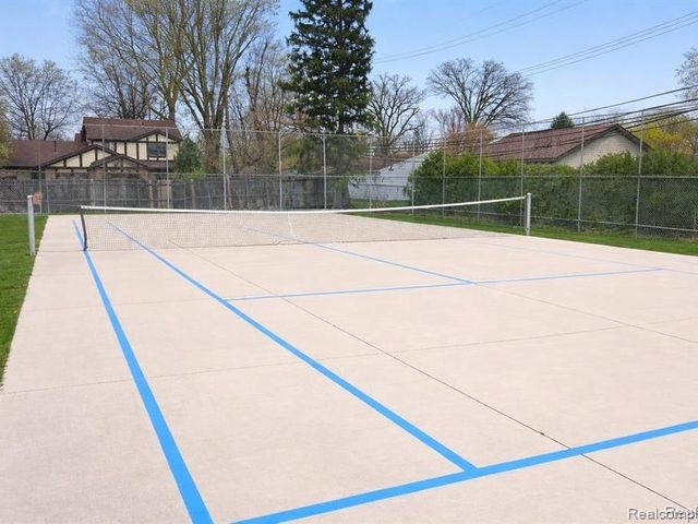 10077 Allen Pointe Drive, Allen Park, MI 48101