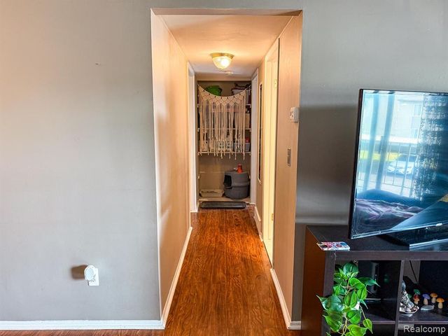 10077 Allen Pointe Drive, Allen Park, MI 48101