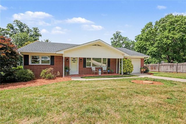 4380 Wesmar Drive, Pfafftown, NC 27040