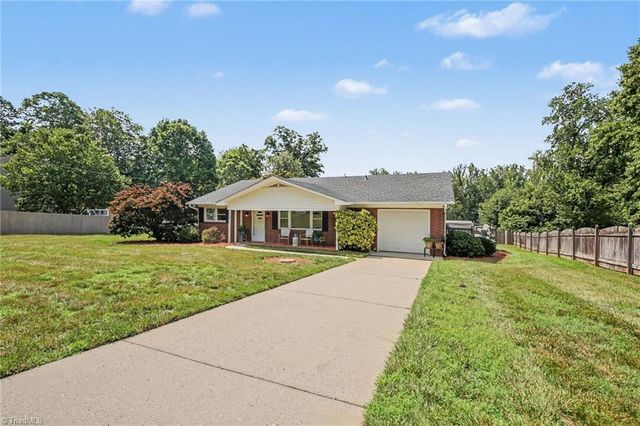 4380 Wesmar Drive, Pfafftown, NC 27040