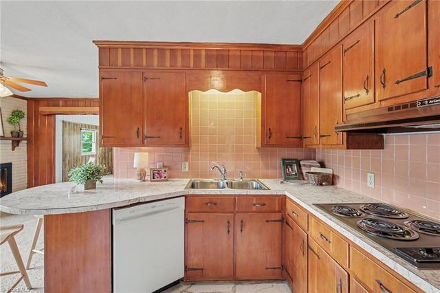4380 Wesmar Drive, Pfafftown, NC 27040