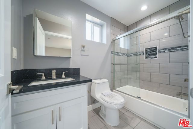 629 W 83rd Street, Los Angeles, CA 90044