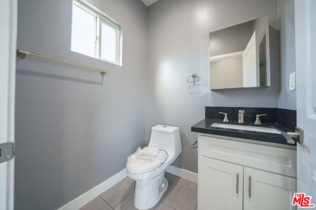 629 W 83rd Street, Los Angeles, CA 90044