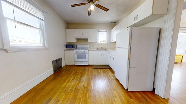 22 Summer Ave 3, Waltham, MA 02452
