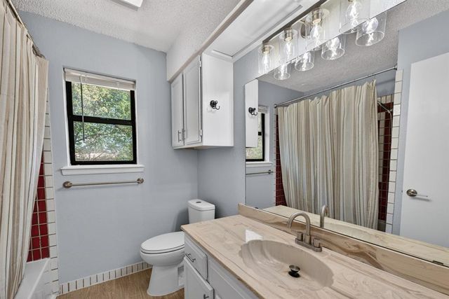 1400 Pennington Avenue, Edmond, OK 73012