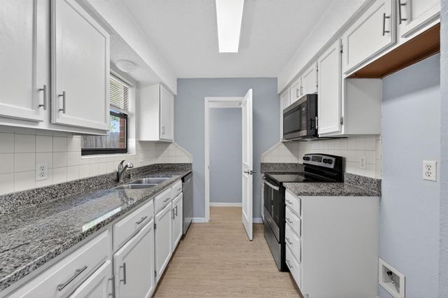 1400 Pennington Avenue, Edmond, OK 73012