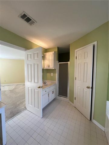 1079 Sunny Field Lane, Lawrenceville, GA 30043