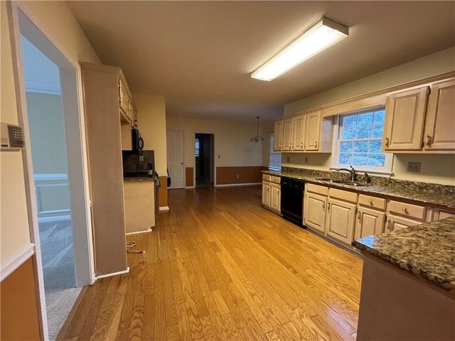 1079 Sunny Field Lane, Lawrenceville, GA 30043