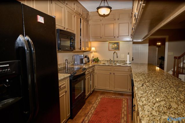 2003 Big Cove Road SE, Huntsville, AL 35801