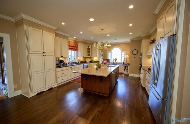 2003 Big Cove Road SE, Huntsville, AL 35801