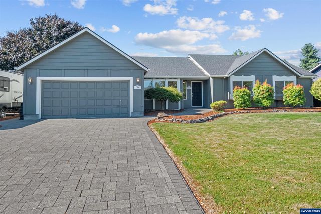 1009 SE Academy St, Dallas, OR 97338