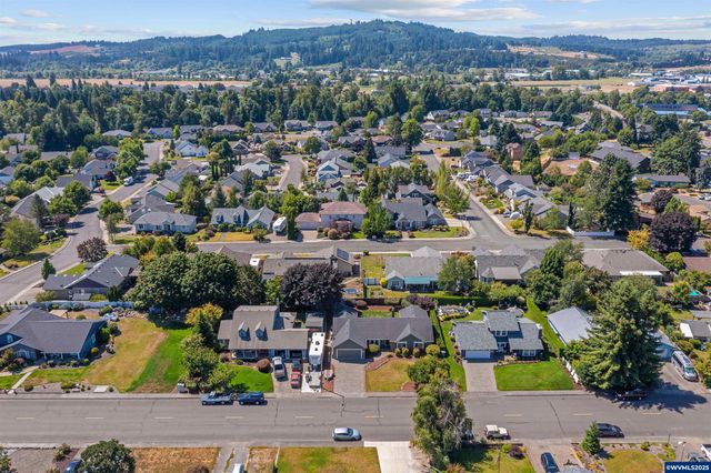 1009 SE Academy St, Dallas, OR 97338