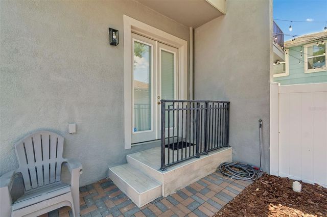 2113 W CASS STREET 2, Tampa, FL 33606